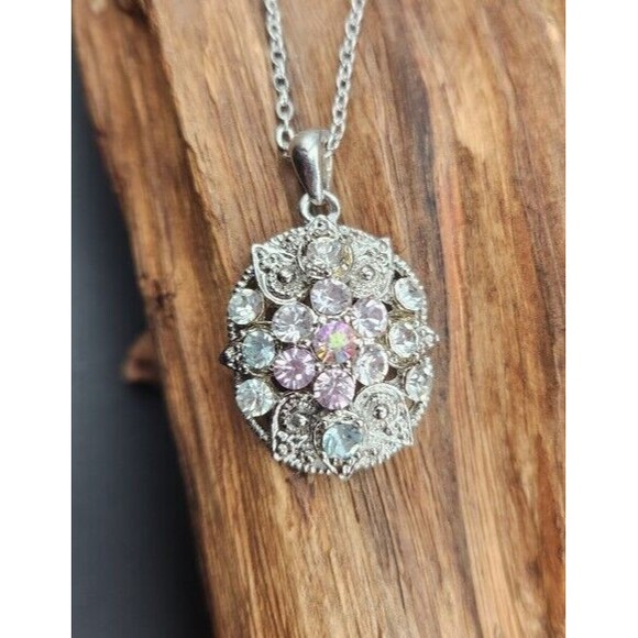 Vintage Silvertone Oval Pendant Clear and Pale Pink Crystals 18" Necklace - Picture 1 of 1